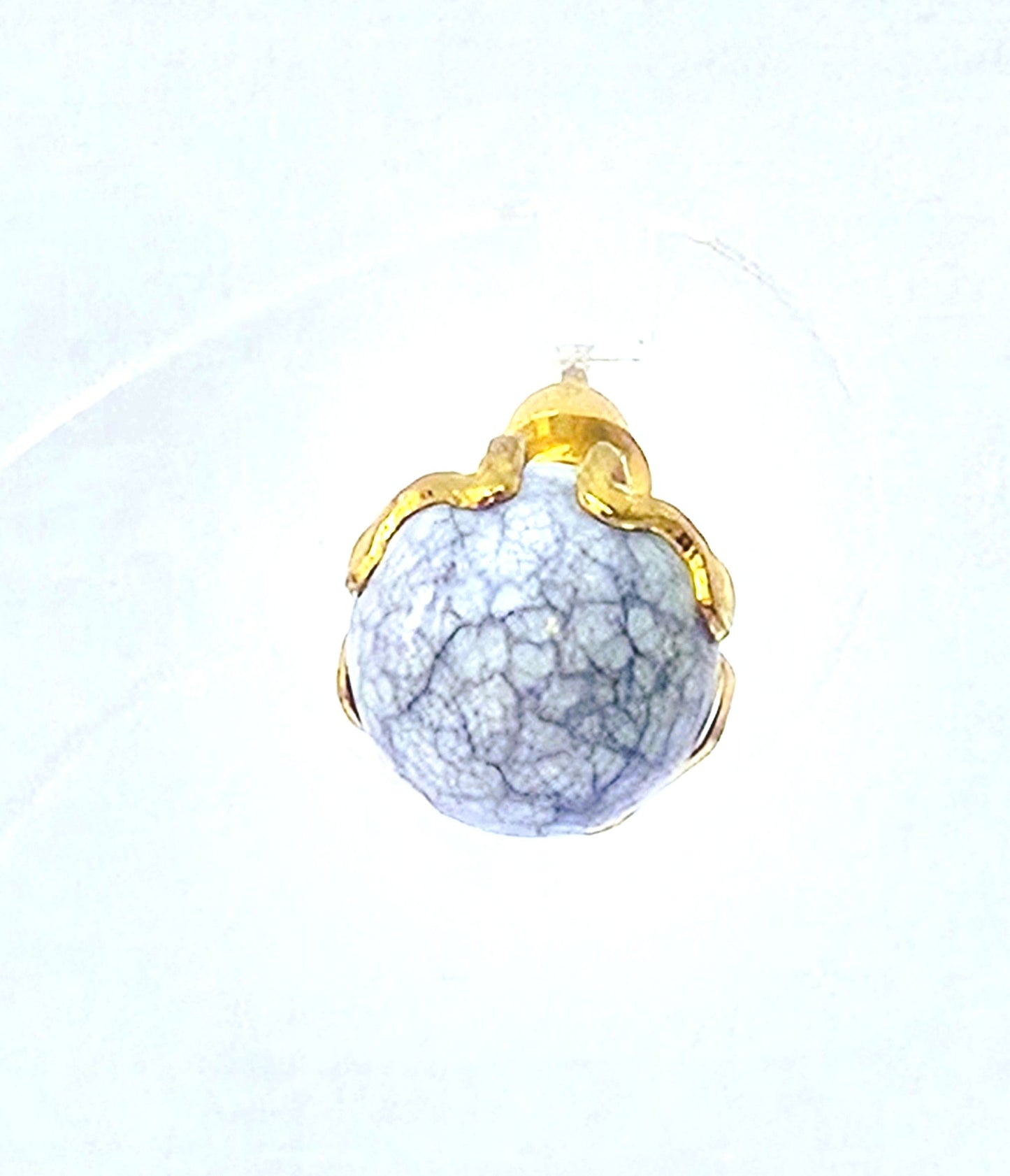Greyish White and Gold, Crackle-effect Stud Earrings
