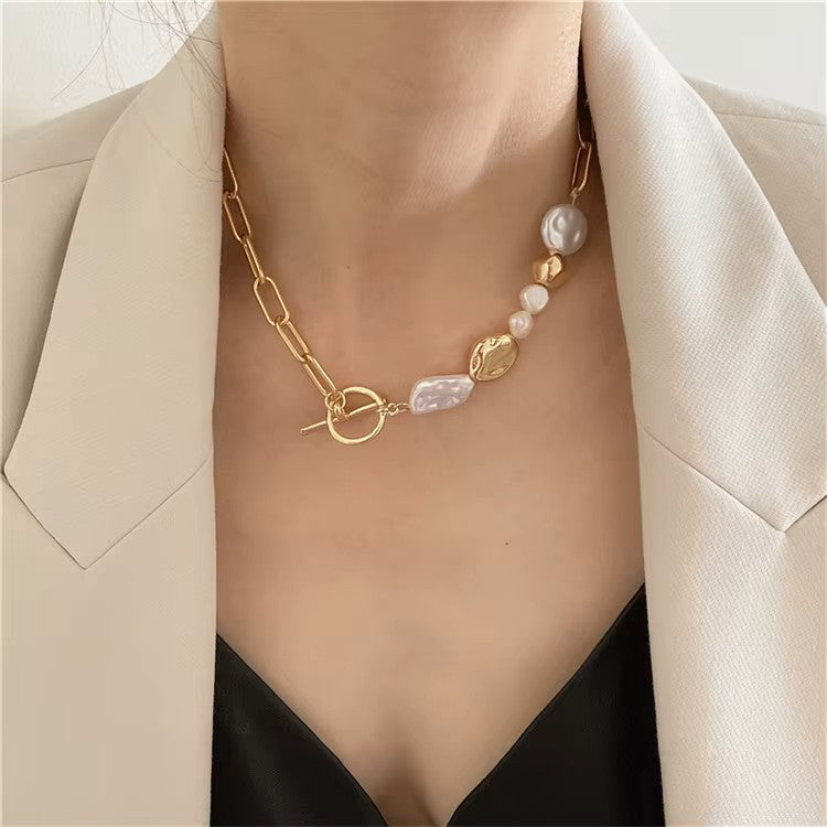 Exquisite Asymmetric Pearl Choker Necklace