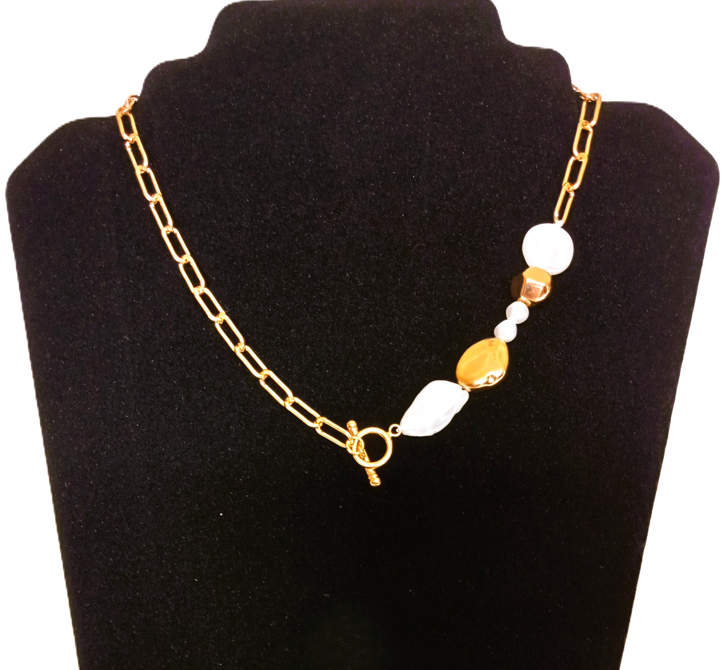 Exquisite Asymmetric Pearl Choker Necklace
