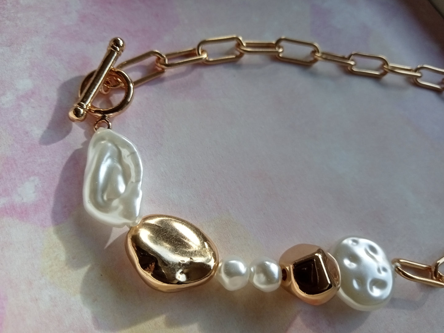 Exquisite Asymmetric Pearl Choker Necklace