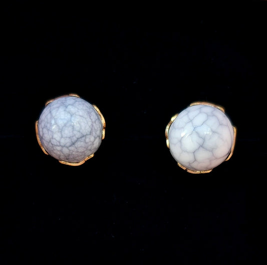 Greyish White and Gold, Crackle-effect Stud Earrings